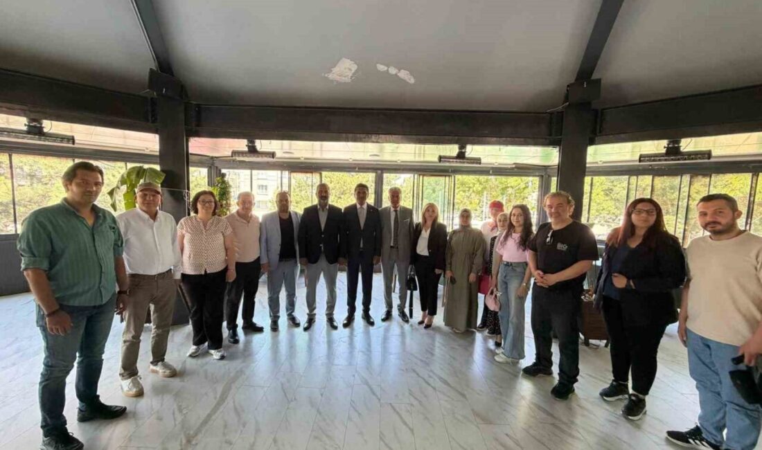 Kırşehir İl Genel Meclis Başkanı Kamil Avşaroğlu, yaptığı açıklamada, Özel