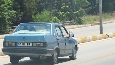 Denizli-Ankara kara yolunda seyreden bir Tofaş marka araçta, bir yolcu
