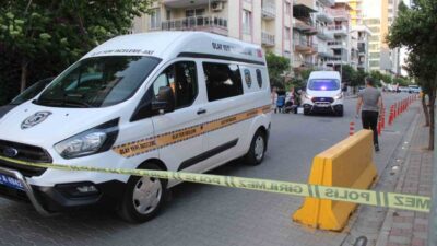 Aydın’ın Efeler ilçesinde bulunan polis merkezinin karşısına terk edilmiş olan