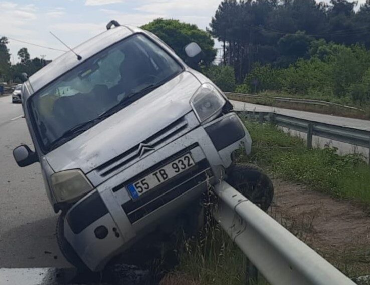 Bafra ilçesinde meydana gelen trafik kazasında 4 kişi yaralandı. Olay,