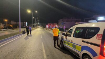Bafra ilçesinde meydana gelen trafik kazasında, otomobilin çarptığı 21 yaşındaki