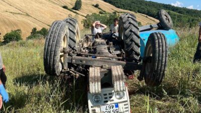 Samsun’un Bafra ilçesinde meydana gelen trafik kazasında bir traktör devrilerek
