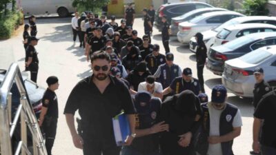 Eskişehir’de gerçekleştirilen operasyonda 16 kişinin tutuklandığı bildirildi. Şüpheliler arasından 15