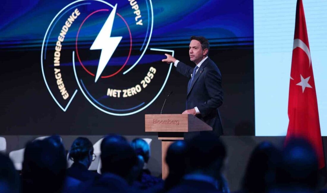 Türkiye’nin enerji alanındaki hedeflerinden bahseden Enerji ve Tabii Kaynaklar Bakanı