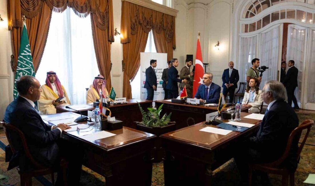 Türkiye’nin Dışişleri Bakanı Hakan Fidan, Kahire’de düzenlenen Türkiye-Mısır-Pakistan-Suudi Arabistan Dışişleri