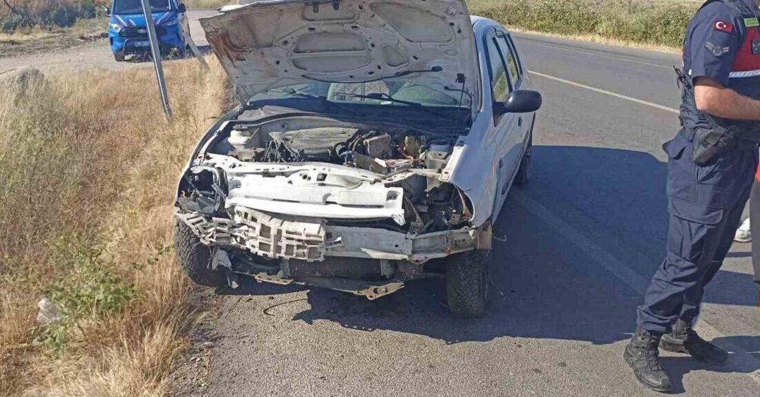 Balıkesir’in Savaştepe ilçesinde meydana gelen çift taraflı trafik kazasında, 1’i