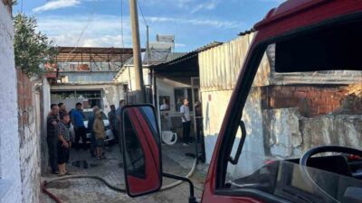 Balıkesir’in Burhaniye ilçesindeki bir depoda çıkan yangın, mahalle sakinlerine korku