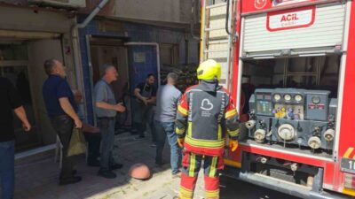 Bandırma ilçesinde bir apartman dairesinde çıkan yangın, mahalle sakinlerine korku