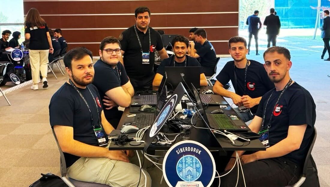 Siber Doruk Takımı adlı ekip, Bayburt Üniversitesi öğrencilerinin de bulunduğu