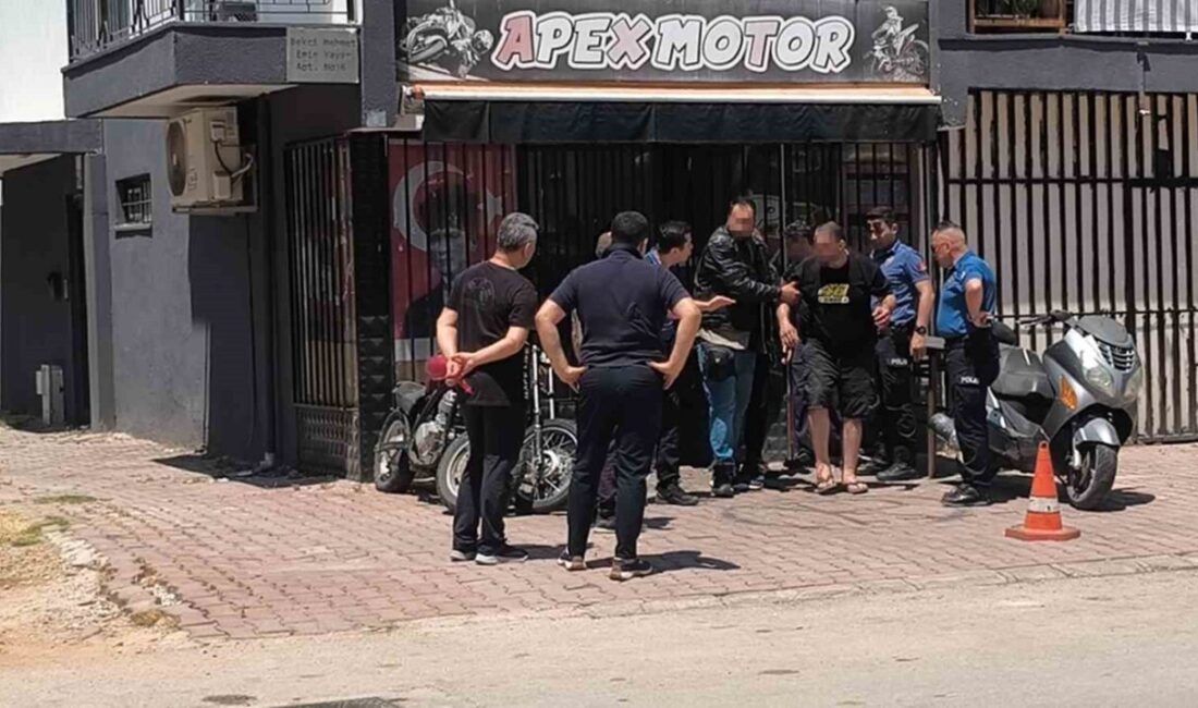 Antalya’da bir şahıs, üzerine benzin dökerek kendisini yakacağını belirtip elindeki