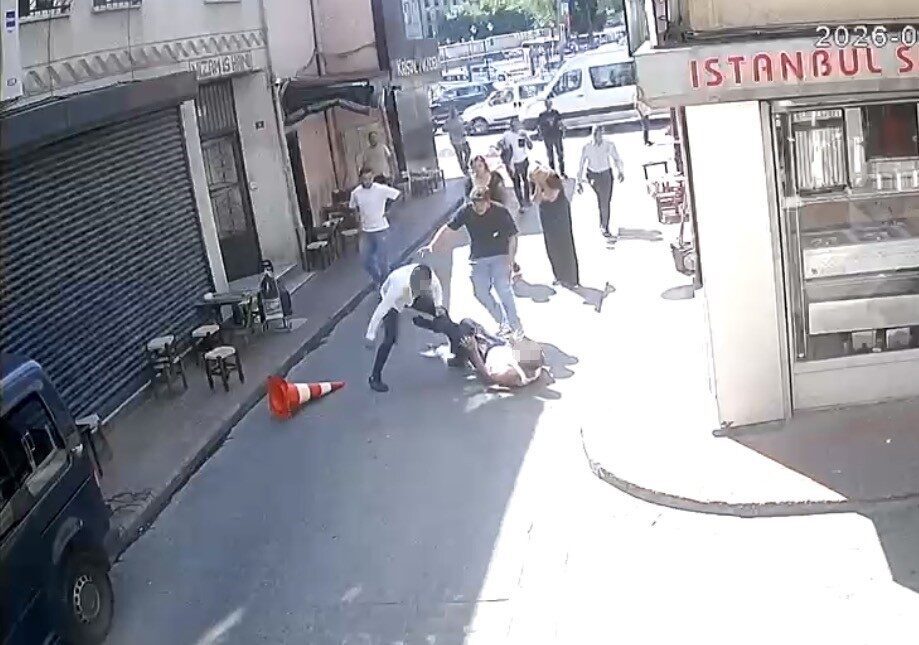 İstanbul Beyoğlu’nda, 15 yaşındaki genç kıza taciz iddiasıyla sokak ortasında