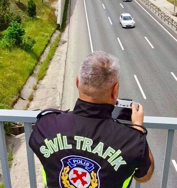 Bozüyük ilçesinde drone destekli trafik denetimi gerçekleştirildi. Trafik Denetleme Büro