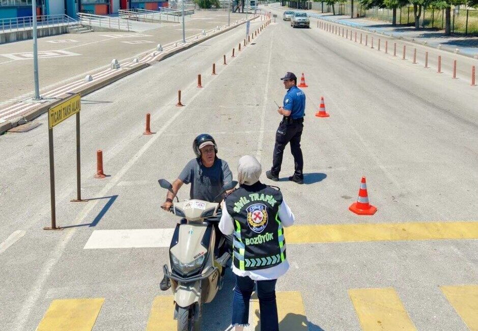 Bilecik’in Bozüyük ilçesinde, Bozüyük İlçe Emniyet Müdürlüğü tarafından drone destekli