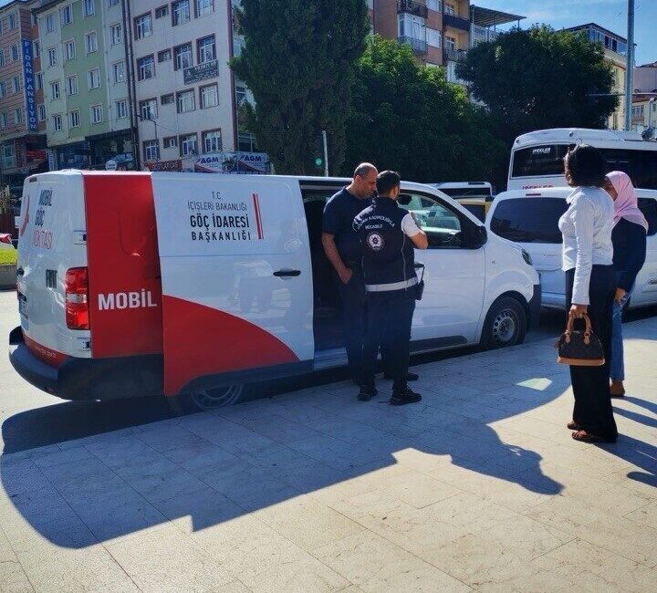 Bilecik’te, düzensiz göçle mücadele kapsamında denetim gerçekleştirildi. Bilecik İl Emniyet