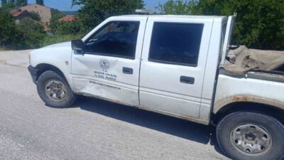 Bilecik merkezine seyir halinde olan bir motosiklet, Gülümbe Köyü’nde kamyonete