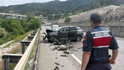 Bilecik’te meydana gelen bir trafik kazasında, aynı yönde seyreden bir