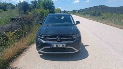 Bilecik’te yaşanan trafik kazasında bir otomobilin çarptığı çocuk ağır yaralandı.