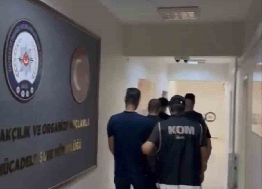 Bingöl merkezli bir dolandırıcılık operasyonunda gözaltına alınan 6 şüpheliden 2’si