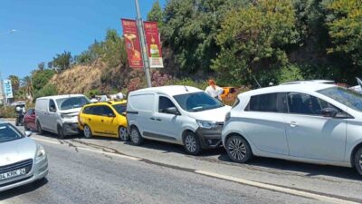 Bodrum ilçesinde, Kıbrıs Şehitleri Caddesi üzerinde meydana gelen zincirleme trafik