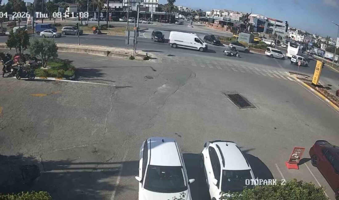 Bodrum ilçesinde meydana gelen trafik kazasında motosiklet ile kapalı kasa