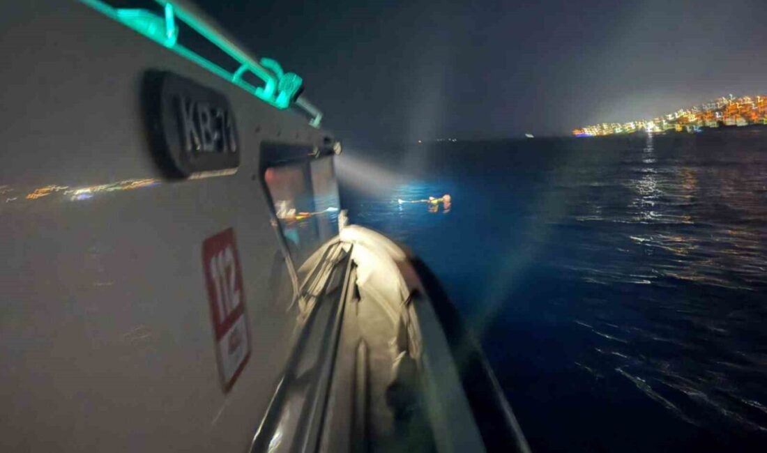 Muğla’nın Bodrum ilçesi açıklarında bir kişinin denizde yüzdüğü bilgisi yetkililere