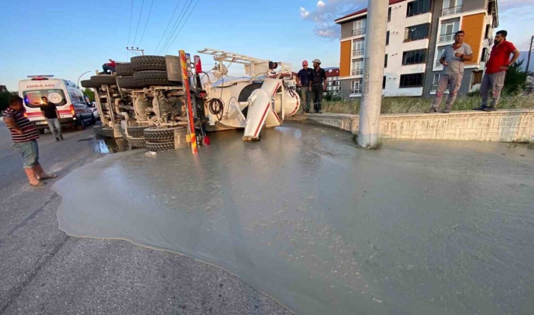 Bolu ilinde meydana gelen bir trafik kazasında bir beton mikseri