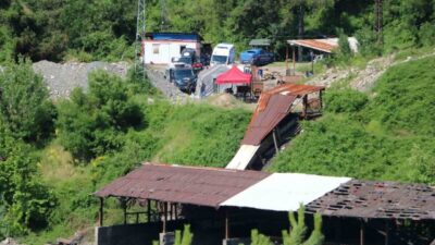 Bolu’nun Mengen ilçesinde, maden ocağında meydana gelen göçükte mahsur kalan