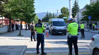 Bolu’da, trafik polisi, jandarma ve zabıta ekipleri tarafından ortak bir