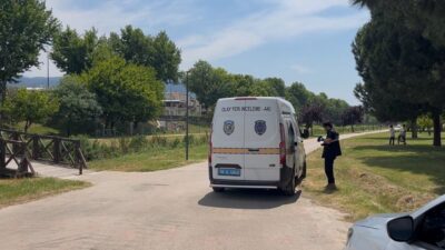 Bursa’nın Osmangazi ilçesindeki Botanik Park’ta bir erkek cesedi bulunmasıyla ekipler