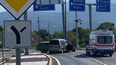 Aydın’ın Bozdoğan ilçesi girişindeki bir kavşakta meydana gelen trafik kazasında