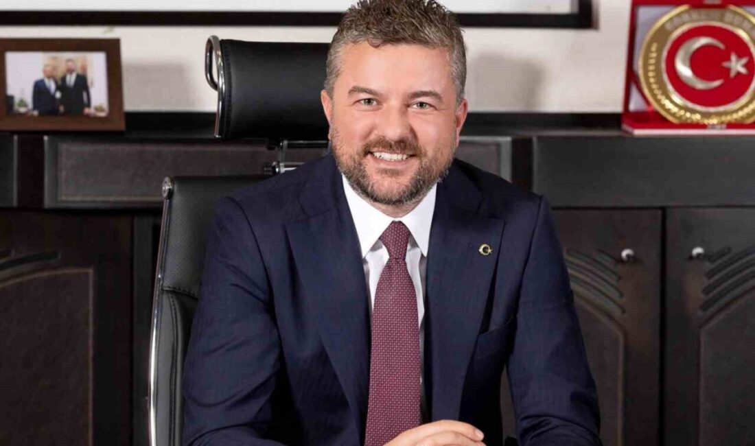 İzmir’in Buca ilçesinde Belediye Başkanı Görkem Duman, eski Belediye Başkanı