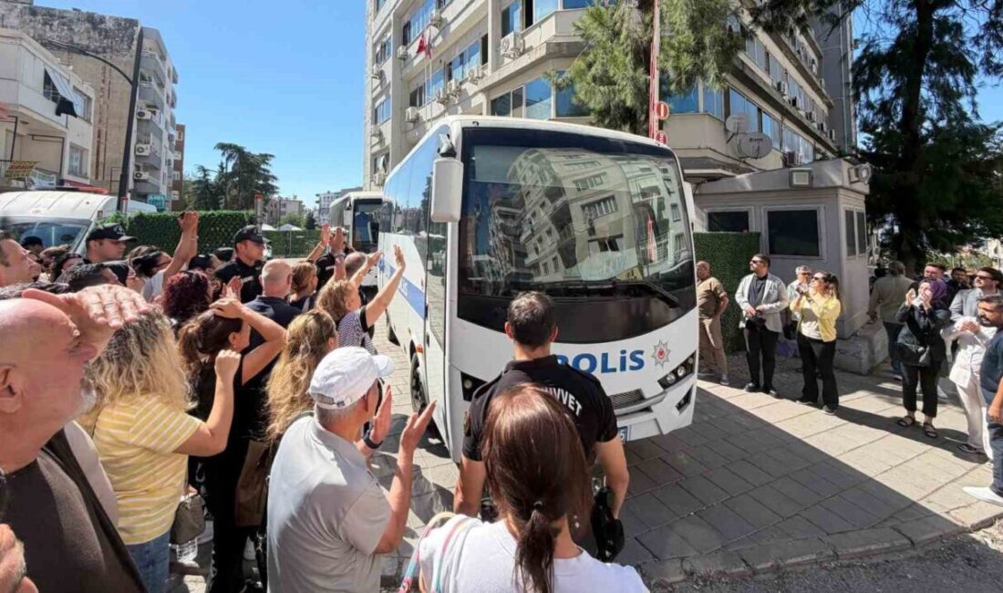İzmir merkezli 6 ilde yapılan operasyonda, Buca Belediyesi yetkilileri ve