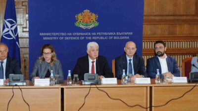 Bulgaristan Savunma Bakanı Dimitar Stoyanov, Bulgaristan’ın Ukrayna’ya silah sağlama pratiğini