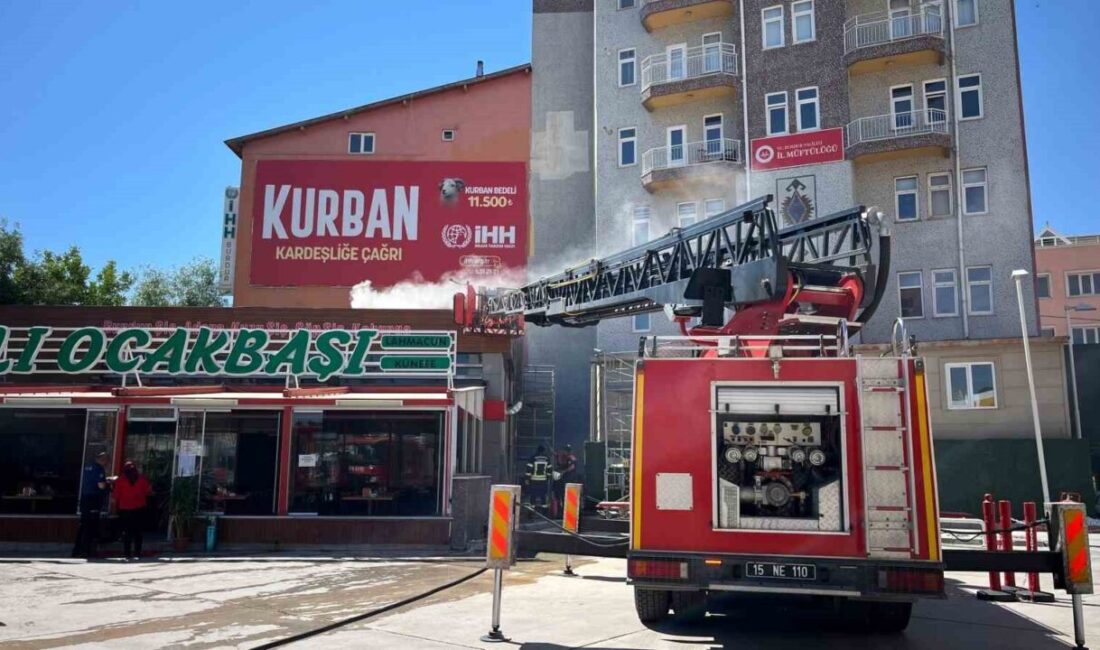 Burdur ilinde bir restoranın bacasında meydana gelen yangın, hızla kontrol