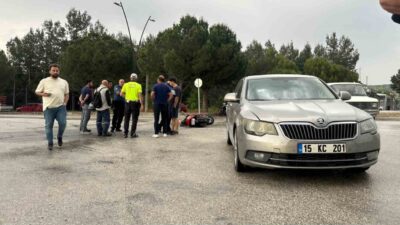 Burdur’da bir motosiklet ile bir otomobilin çarpışması sonucu meydana gelen