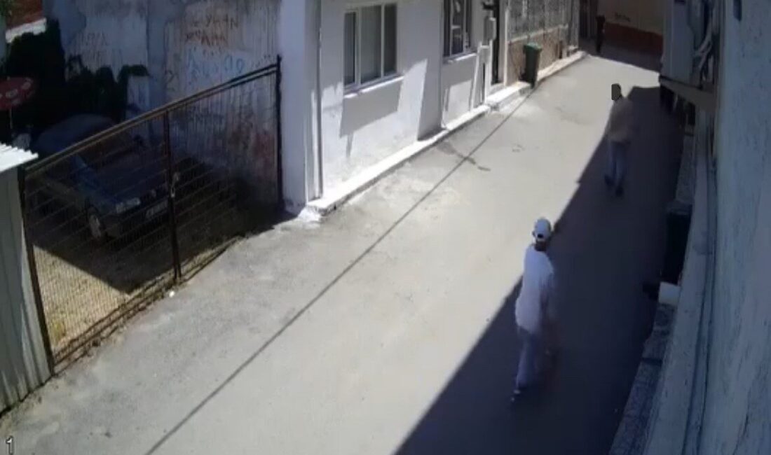 Bursa’nın Osmangazi ilçesinde, aralarında husumet bulunan iki grubun sokak ortasında