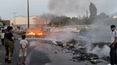Bursa’da, bir otluk alanda çıkan yangın sonucu gökyüzü dumanla kaplandı.