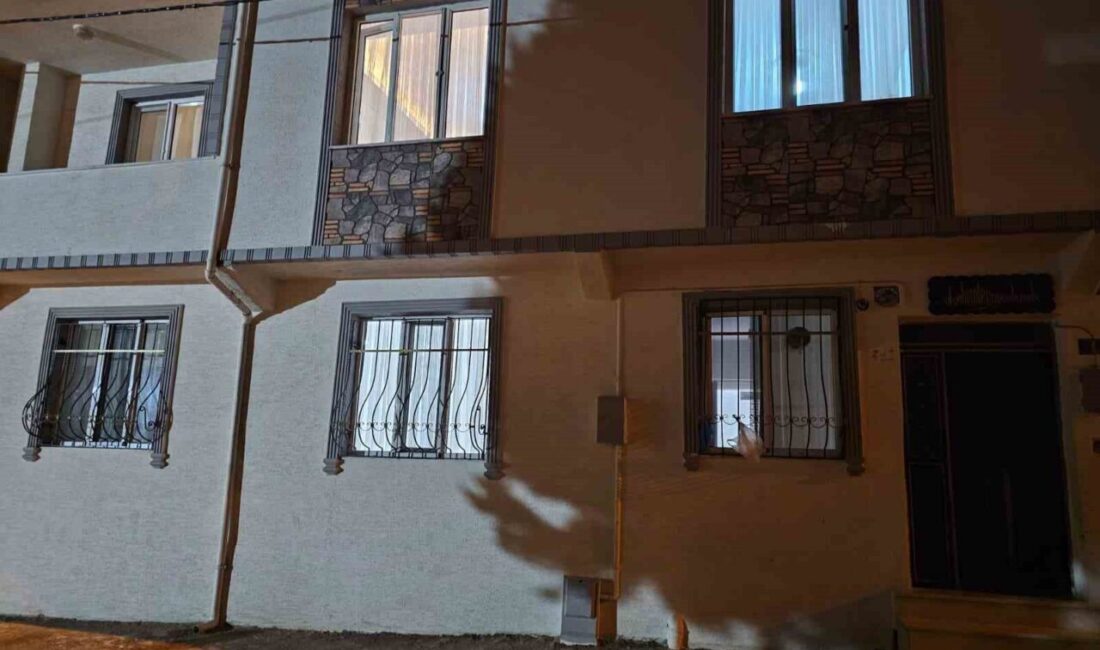 Bursa’nın Yıldırım ilçesinde bir genç kızın, işten çıktıktan sonra servisten