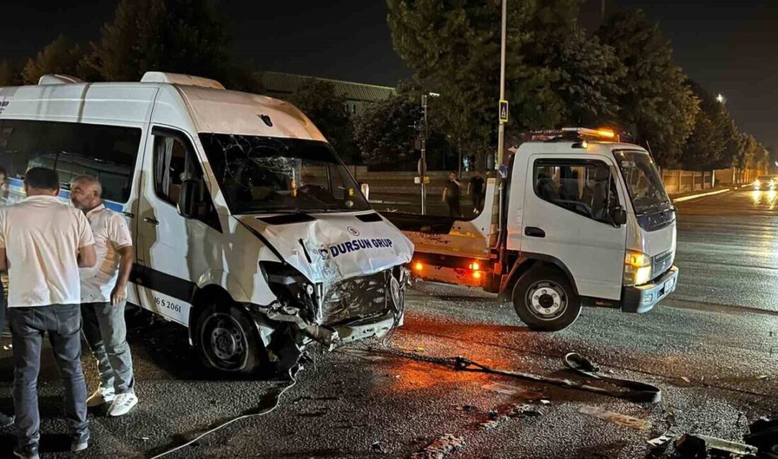 Bursa’da bir servis minibüsü, Yıldırım ilçesinde seyir halindeyken direksiyon hakimiyetini
