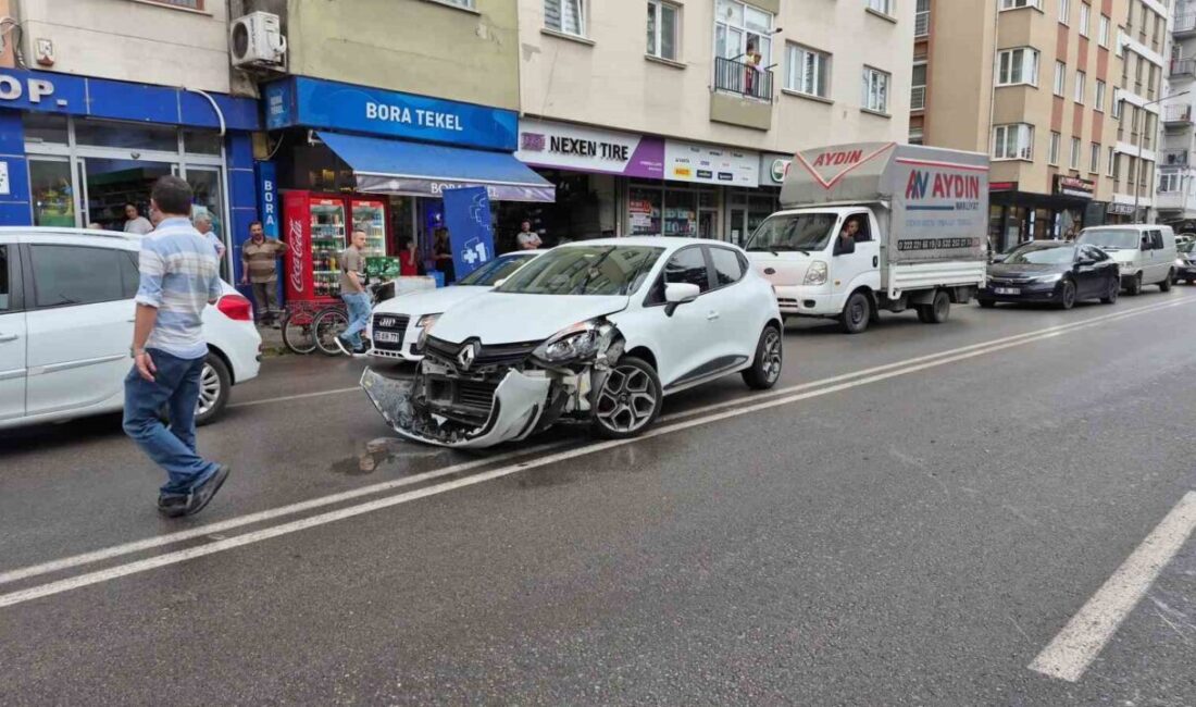 Eskişehir’de meydana gelen trafik kazasında, bir otomobilin U dönüşü yapmaya