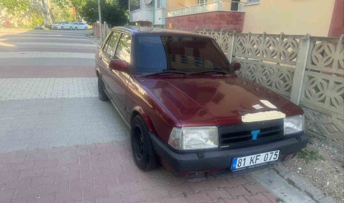 Bilecik ilinde, devriye ekipleri tarafından durdurulan çalıntı bir otomobilin yakalanması