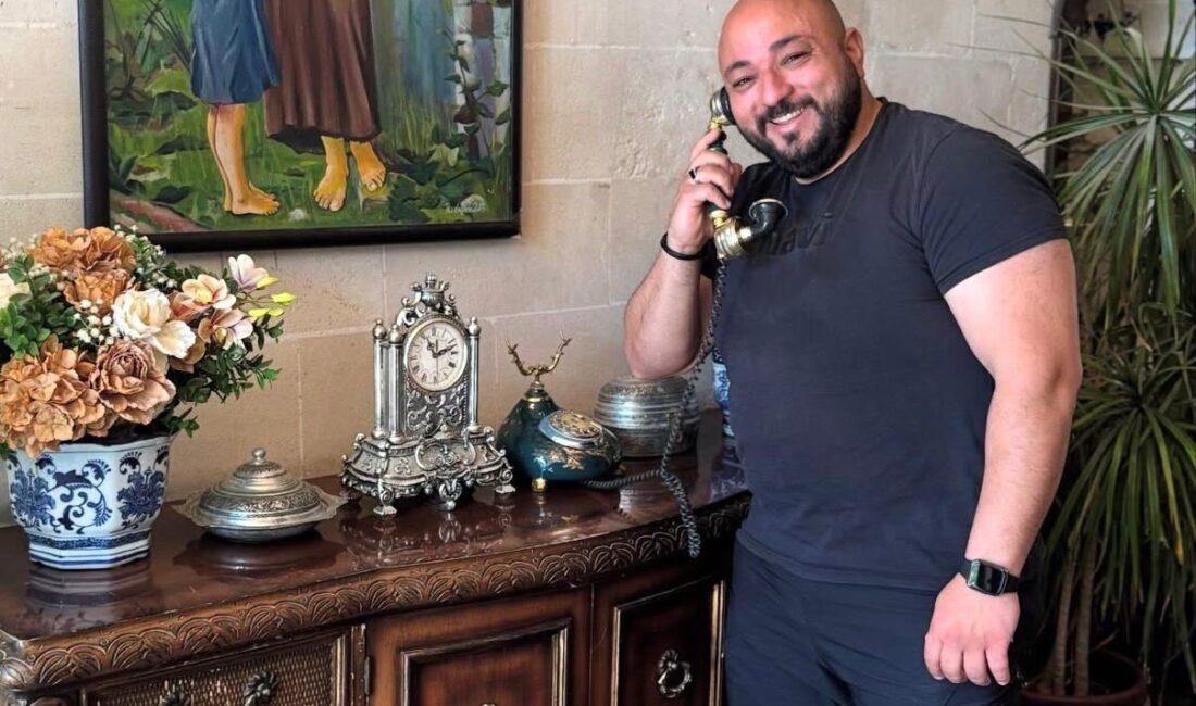 İzmir’in Çeşme ilçesinde bir otelden ayrılmak üzere olan Can Polat,