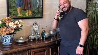İzmir’in Çeşme ilçesinde bir otelden ayrılmak üzere olan Can Polat,