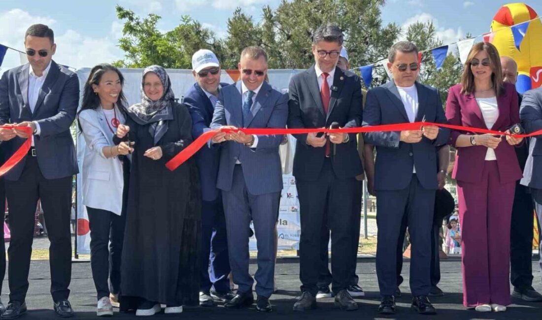 Çanakkale’de Ezine Belediyesi’nin katkılarıyla düzenlenen BilimFest Çanakkale etkinliğinin açılışı gerçekleştirildi.
