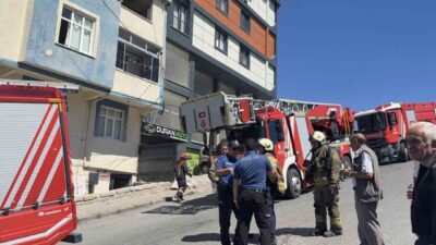 İstanbul’un Arnavutköy ilçesinde yer alan dört katlı bir binanın çatı