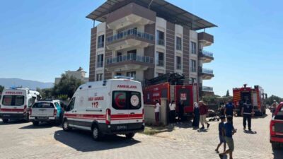 Köşk ilçesinde meydana gelen bir yangında, evin çatı katındaki kartonların