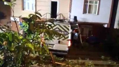 Çekmeköy’de meydana gelen bir kaza sonucunda, servis minibüsü kontrolünü kaybederek
