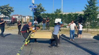 Çerkezköy ilçesinde meydana gelen trafik kazasında, otomobil ile elektrikli motosiklet