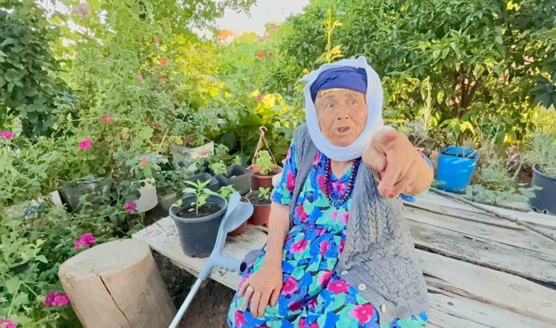 Muğla eski Milletvekili Fahrettin Üstün ile kız kardeşi Sibel Üstün
