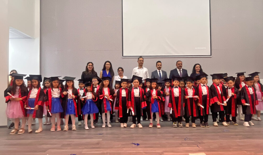 Kırşehir’in Çiçekdağı ilçesinde eğitim veren Merkez Anaokulu öğrencileri, düzenlenen görkemli
